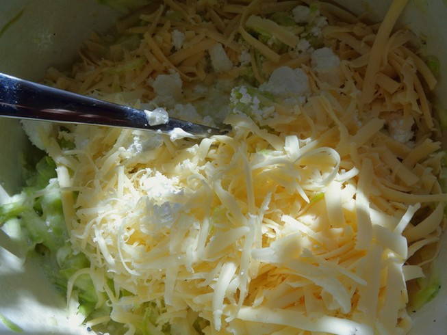 Запеканка из кабачков с сыром на сковороде
