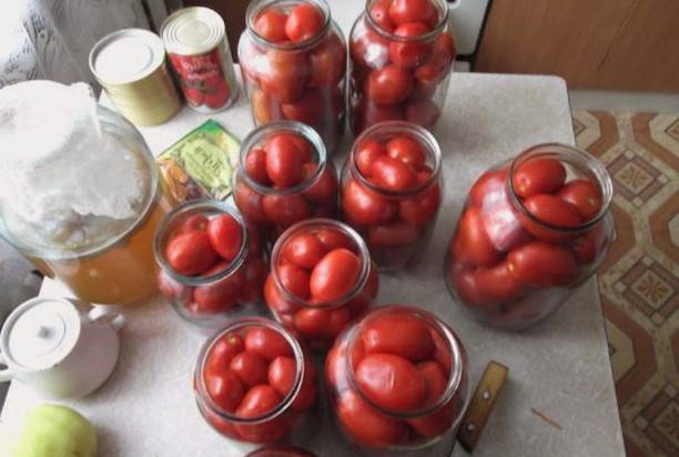 Помидоры в собственном соку с томатной пастой
