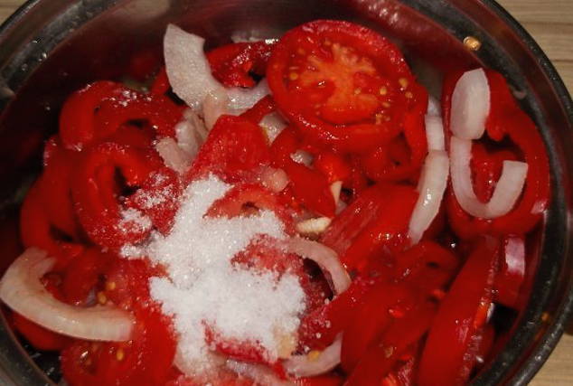 Салат из перезрелых помидор на зиму