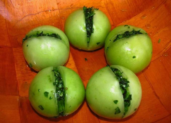 Квашеные зеленые помидоры резаные