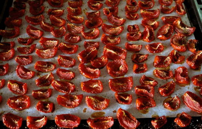 Вяленые помидоры в духовке с конвекцией