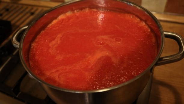 Маринованные помидоры в томатном соке