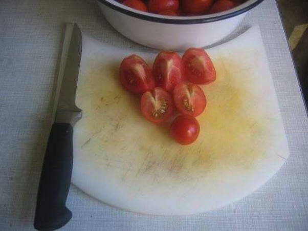 Маринованные помидоры с луком в растительном масле