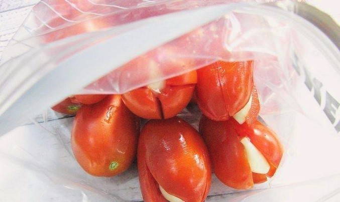 Острые помидоры в пакете