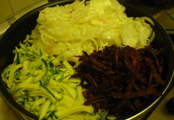 Салат из кабачков и свеклы на зиму