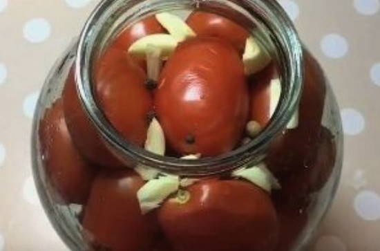 Бочковые помидоры холодным способом