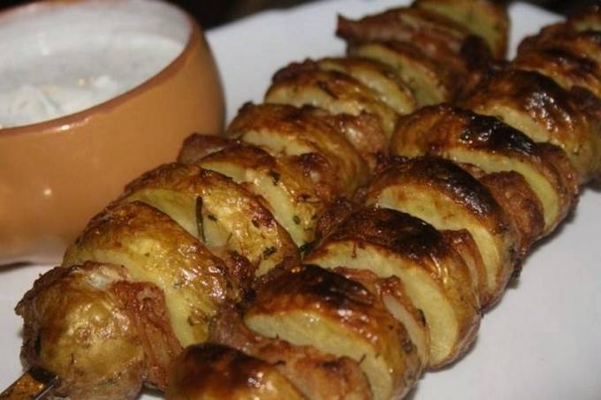 Картошка с курдюком на мангале