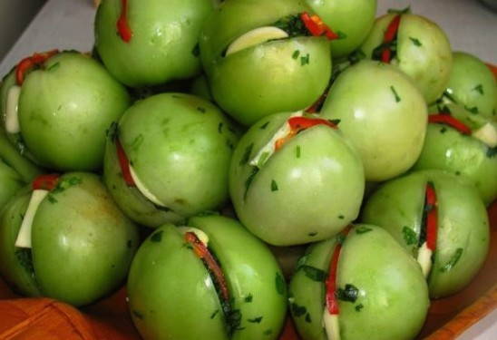 Квашеные зеленые помидоры острые