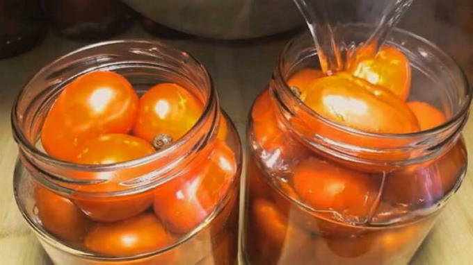 Маринованные помидоры на 2 литровую банку