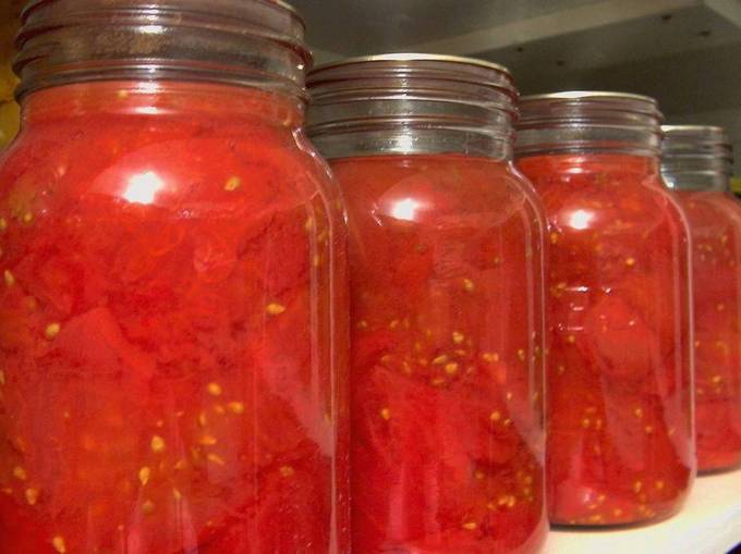 Помидоры кусочками в томатном соке