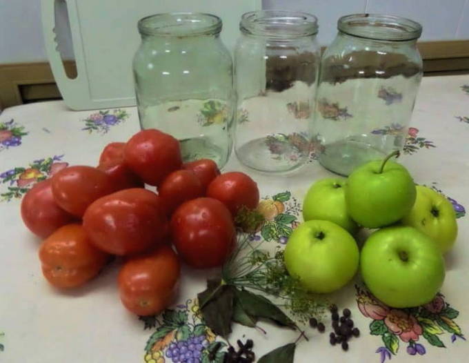 Консервированные помидоры в яблочном соке