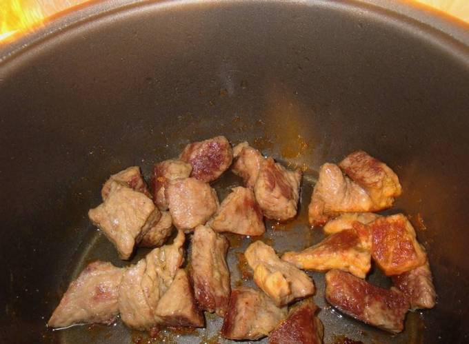Рагу из кабачков с мясом в мультиварке