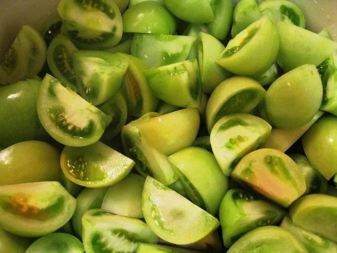 Салат из зеленых помидоров на зиму без стерилизации