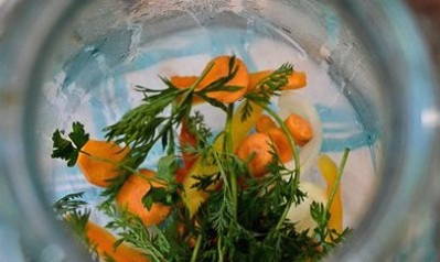 Помидоры с морковной ботвой на 3 литровую банку