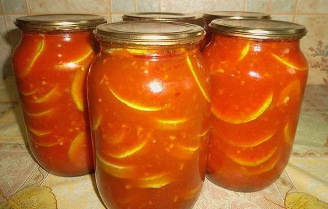 15 шикарных рецептов кабачков в томатном соусе на зиму