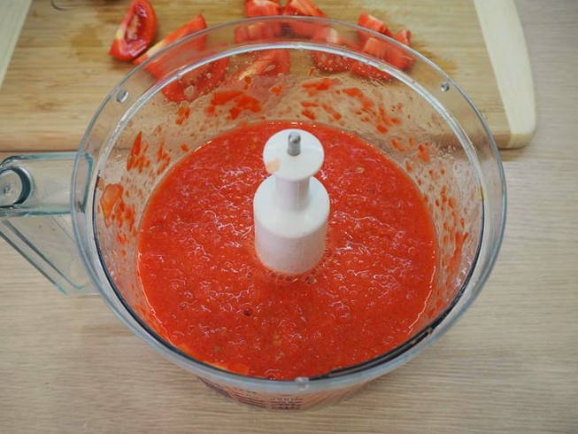 Лечо из огурцов с томатной пастой