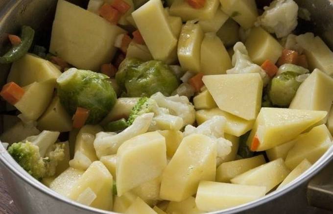 Рагу из замороженных овощей с картошкой