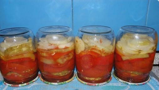 Салат из помидоров и огурцов на зиму в собственном соку