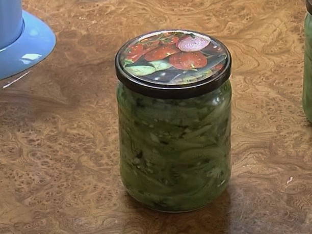 Салат из зеленых помидоров с луком на зиму — рецепт с фото пошагово