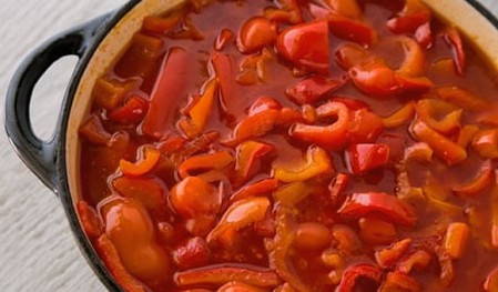 Перец, маринованный в томатном соке