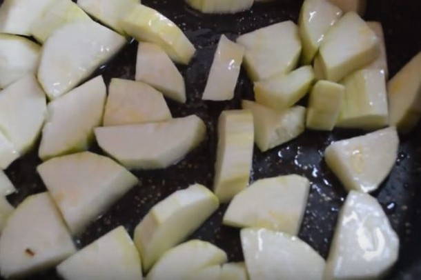 Овощное рагу с баклажанами и картофелем