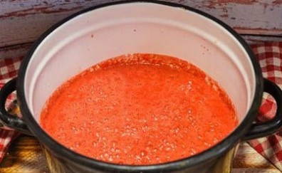Перец, маринованный в томатном соусе
