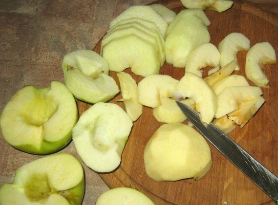 Аджика с яблоками на 5 кг помидор