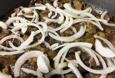 Как пожарить белые грибы на сковороде