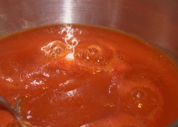 Лисички в томатном соусе