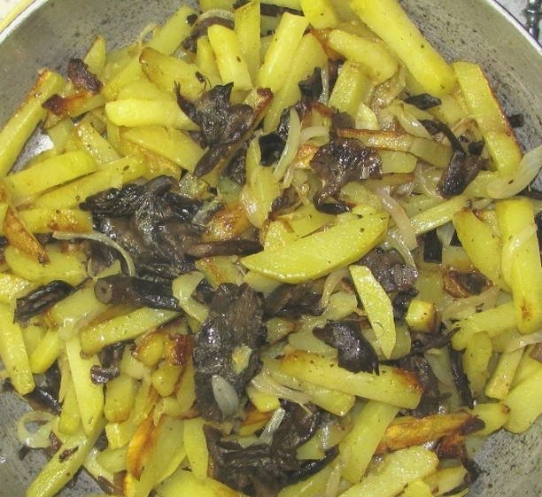 Картошка с маринованными опятами