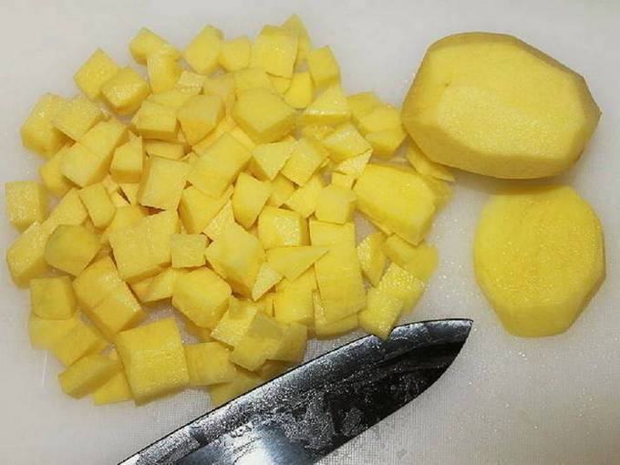 Тушеная картошка с маслятами