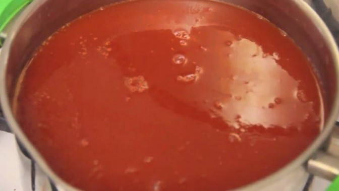 Огурцы в томатном соусе с чесноком на зиму