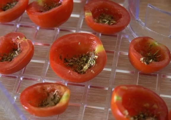 Вяленые помидоры в электрической сушилке на зиму