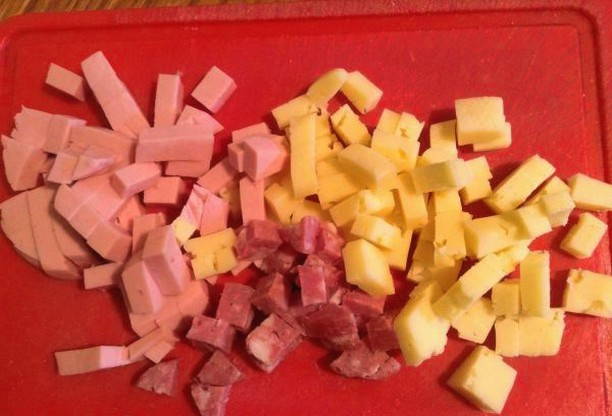 Маффины с сыром и колбасой на кефире