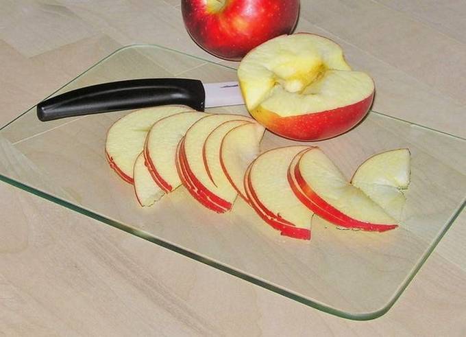 Постный манник с яблоками