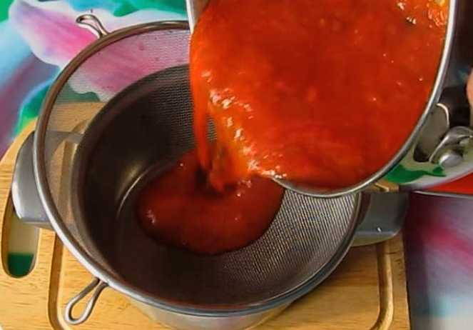 Кетчуп из помидоров с болгарским перцем пальчики оближешь на зиму