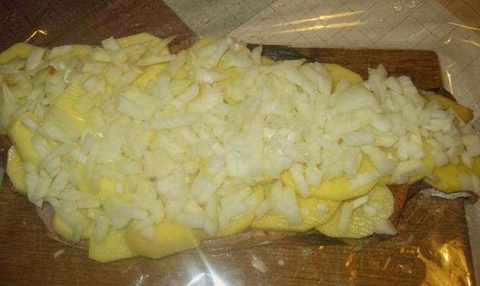 Горбуша с картошкой в рукаве в духовке