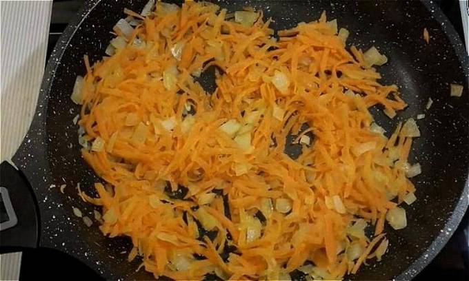 Овощное рагу с кабачками, баклажанами и картошкой в духовке