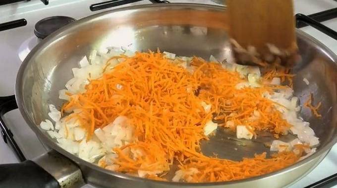 Как приготовить рецепт Тефтели с рисом с подливкой томатном соусе в духовке