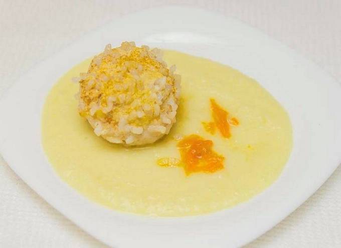 Ежики с чесноком в сметанном соусе в мультиварке, рецепт с фото — gkhyarovoe.ru