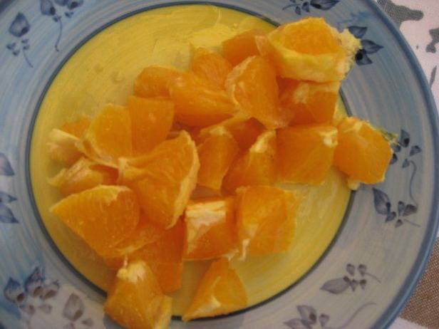 Салат с креветками, апельсинами и рукколой
