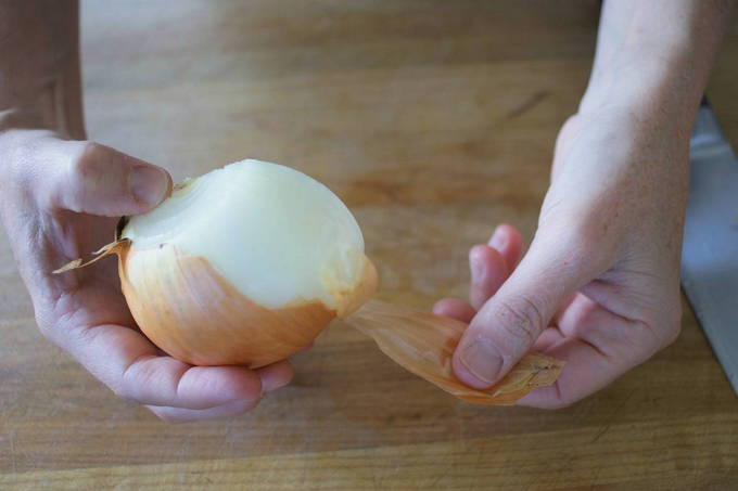 Гнезда из фарша с яйцом и сыром в духовке