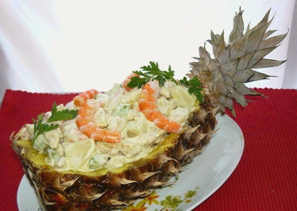 Салат с креветками ананасами икрой