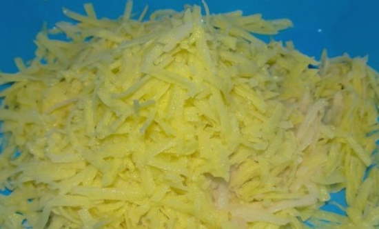 Картофельные гнезда с фаршем и сыром