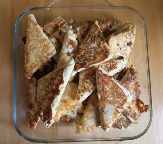 Пирожки из лаваша с творогом и сыром на сковороде