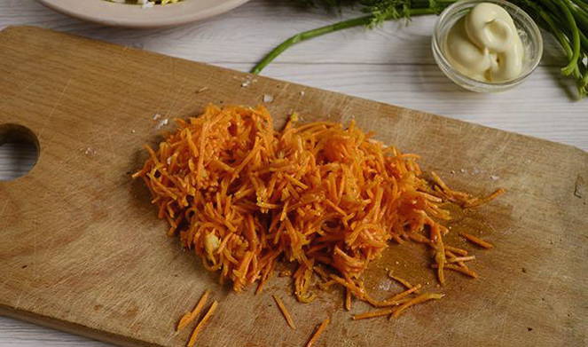 Лаваш с корейской морковью и плавленым сыром