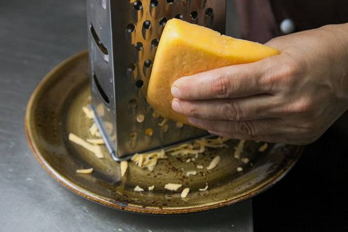 Пирог из лаваша с сыром и творогом в духовке