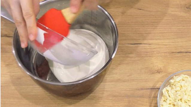 Как положить сахарную картинку на крем чиз