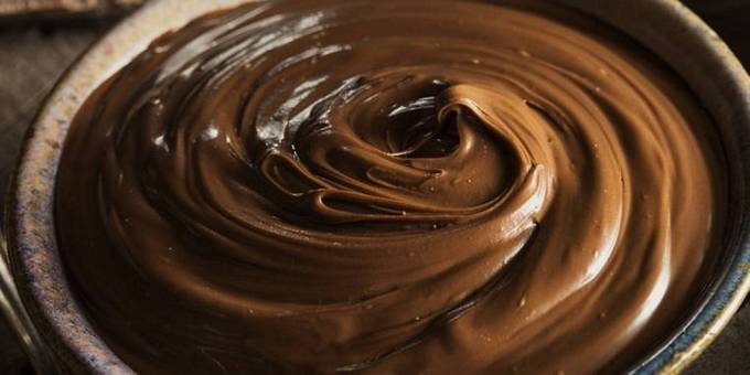 Как приготовить восхитительный шоколадно-сливочный крем за 10 минут