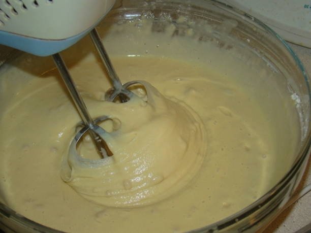 Заварной крем для бисквитного торта со сгущенкой и маслом